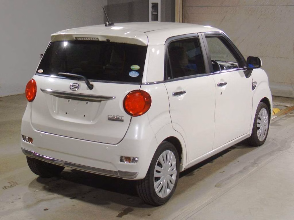 DAIHATSU CAST