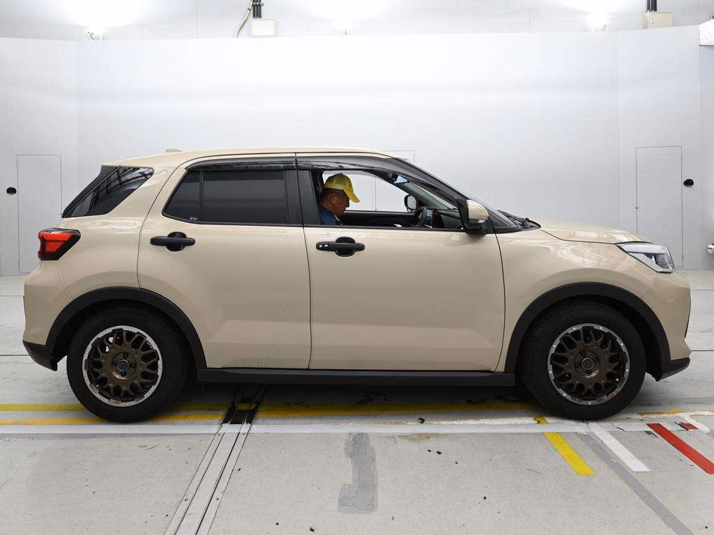 DAIHATSU ROCKY