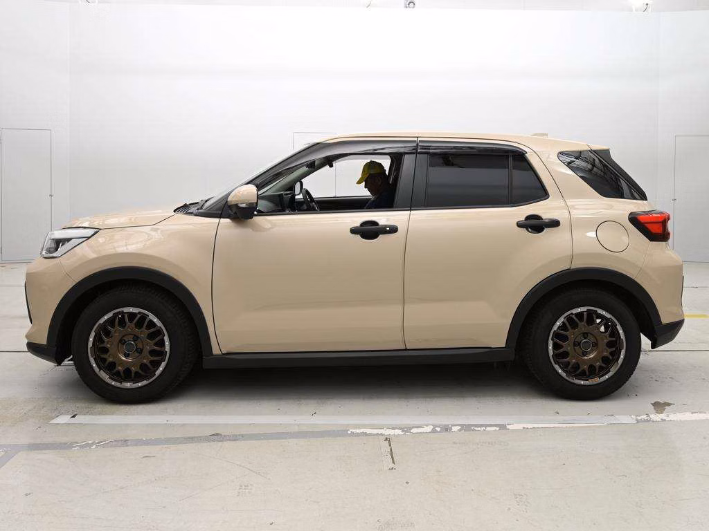 DAIHATSU ROCKY