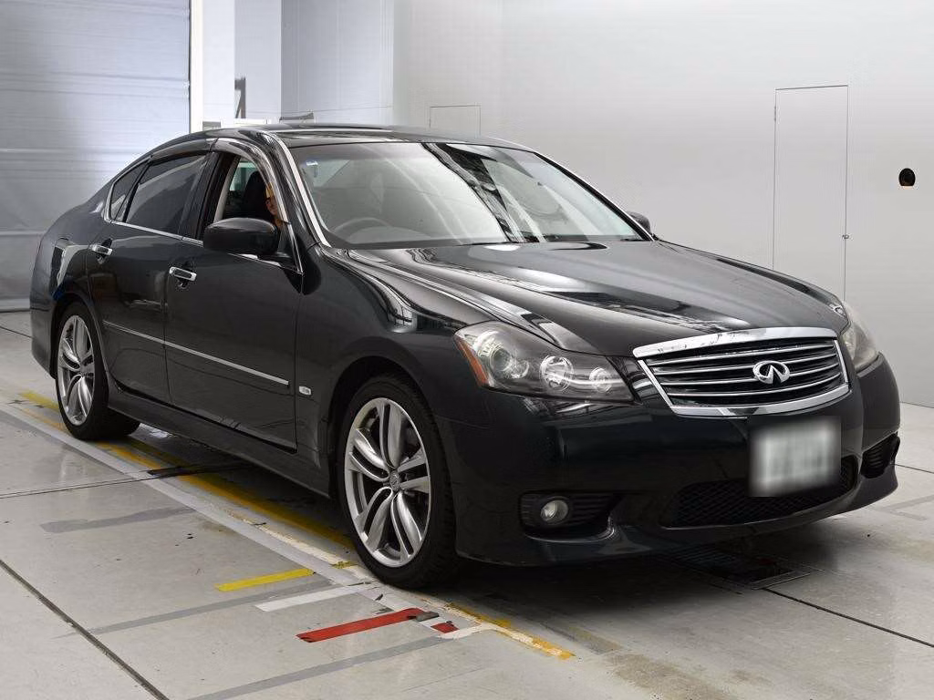 NISSAN FUGA