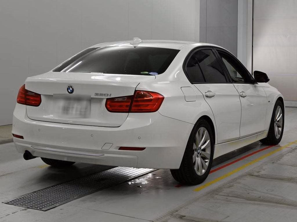 BMW 3-SERIES