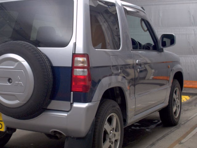 MITSUBISHI PAJERO MINI