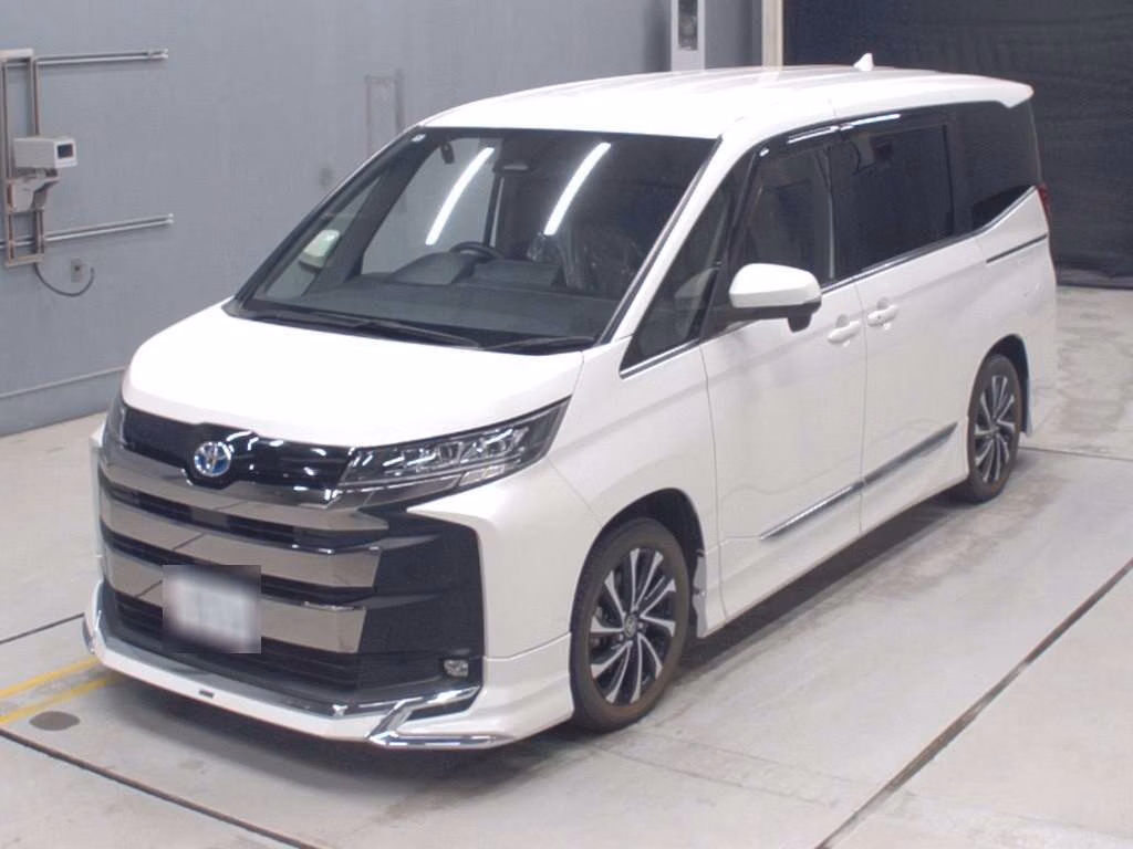 TOYOTA NOAH
