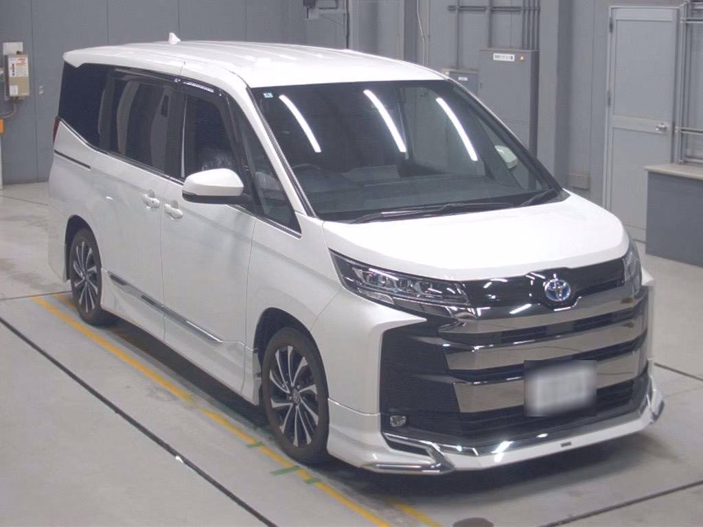 TOYOTA NOAH
