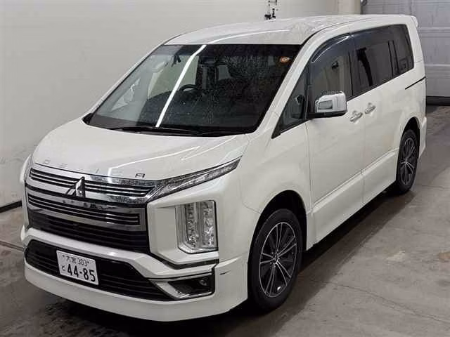 MITSUBISHI DELICA D:5