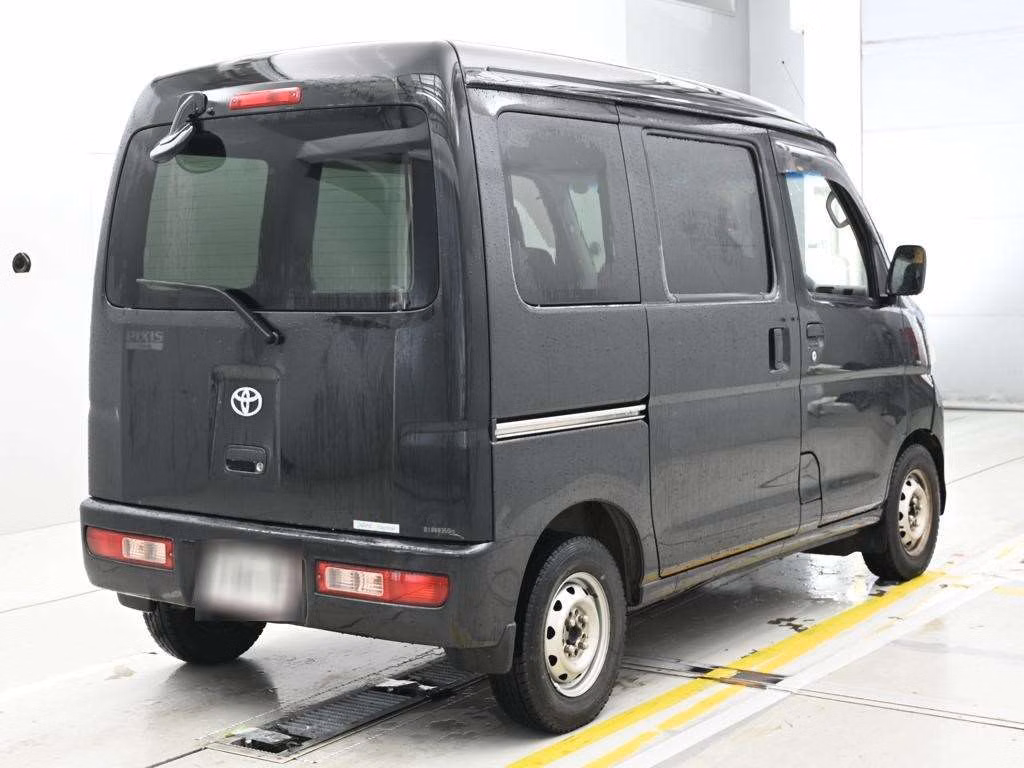 TOYOTA PIXIS VAN