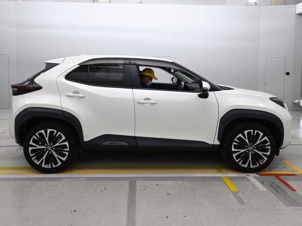 TOYOTA YARIS CROSS