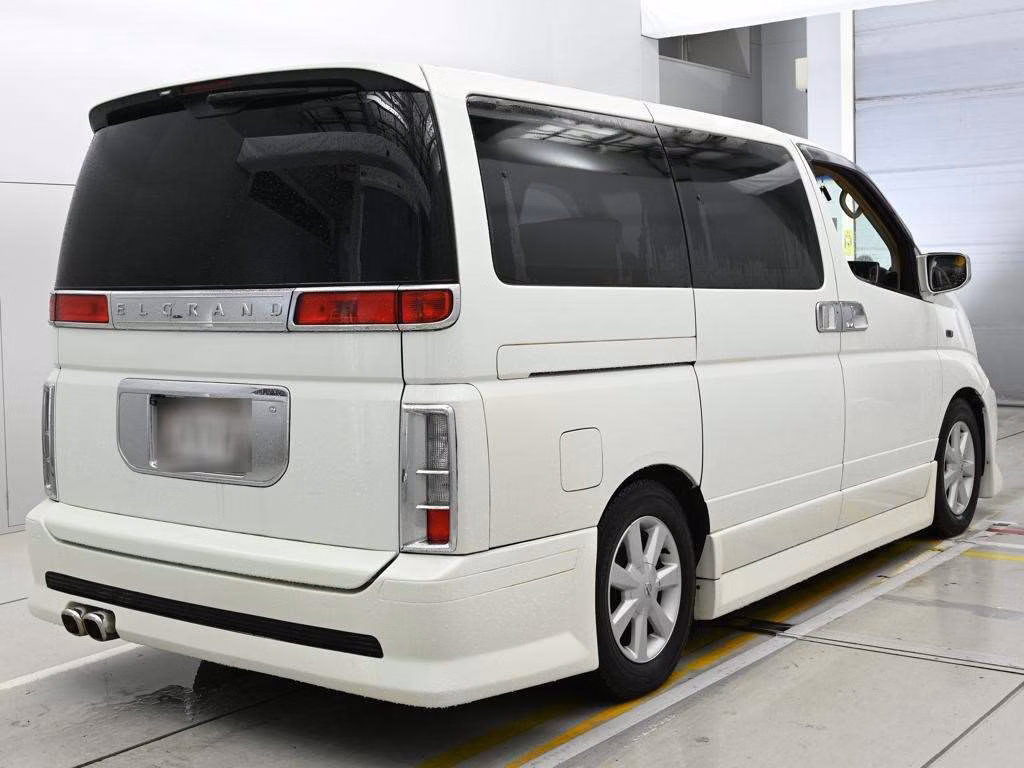 NISSAN ELGRAND