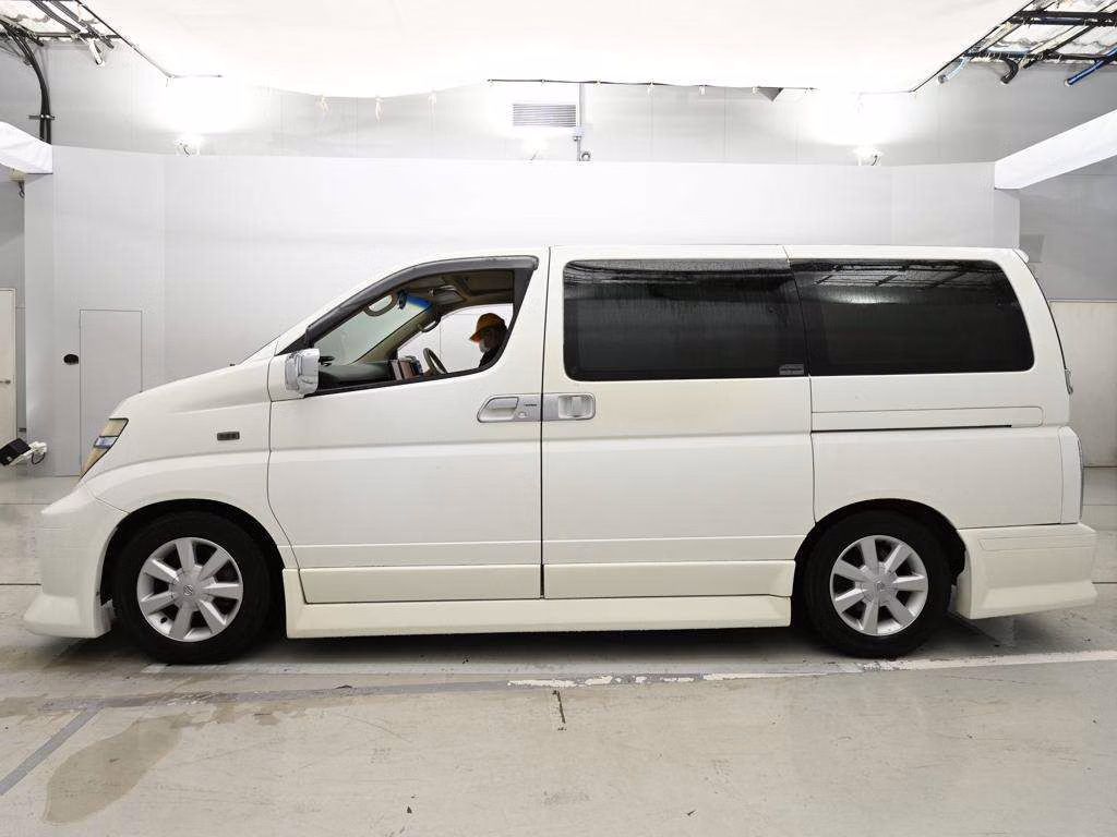 NISSAN ELGRAND