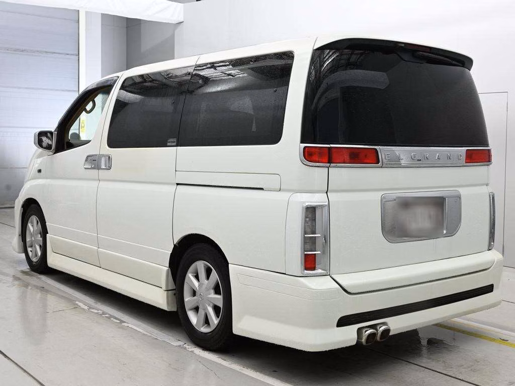 NISSAN ELGRAND