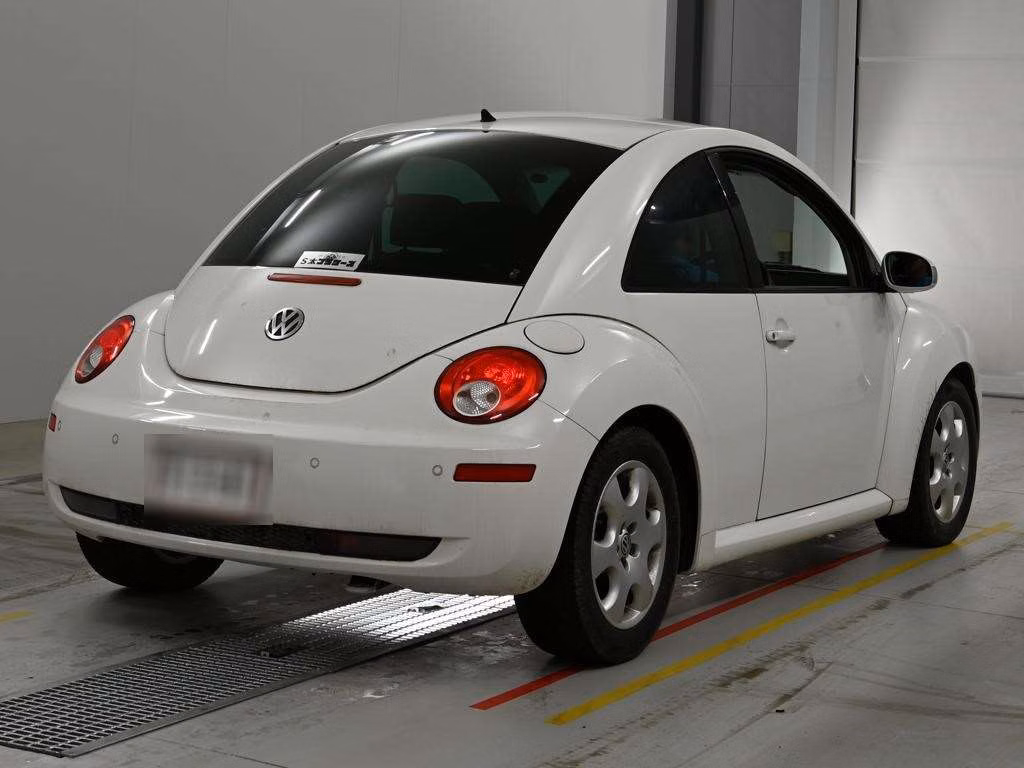 VOLKSWAGEN BEETLE