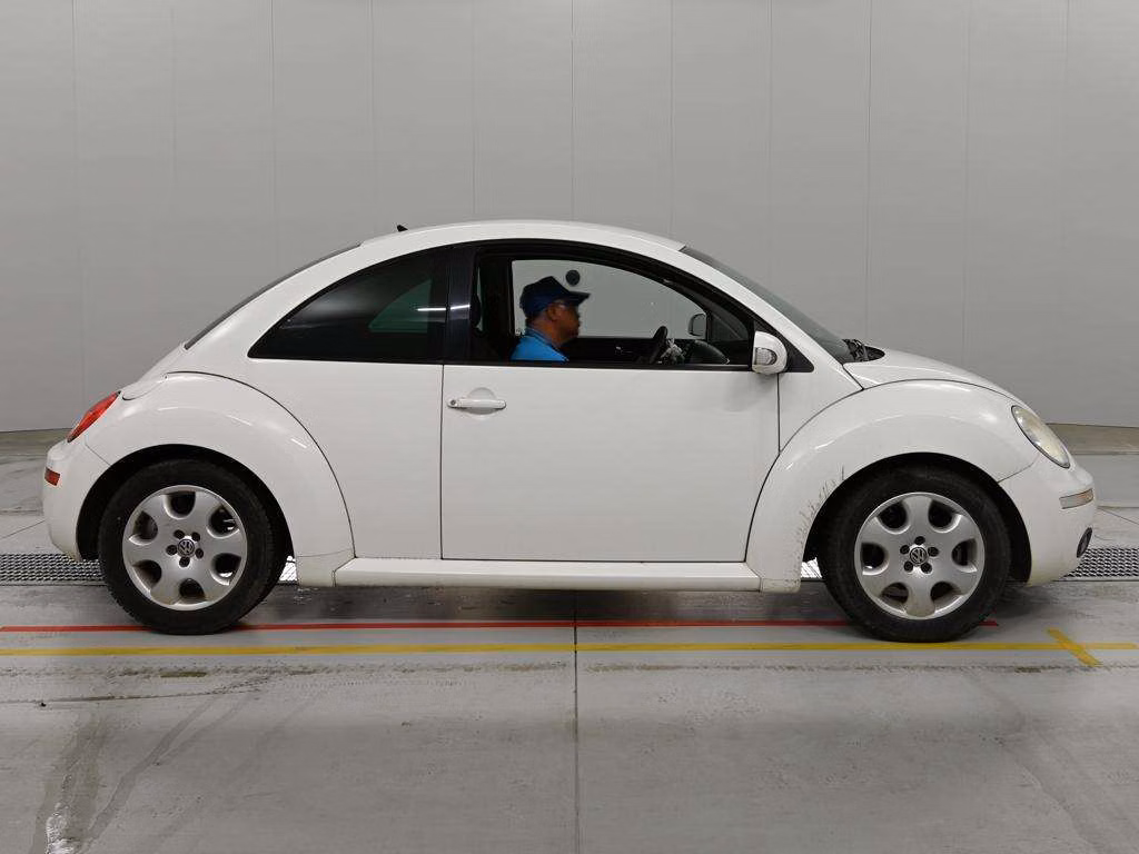 VOLKSWAGEN BEETLE
