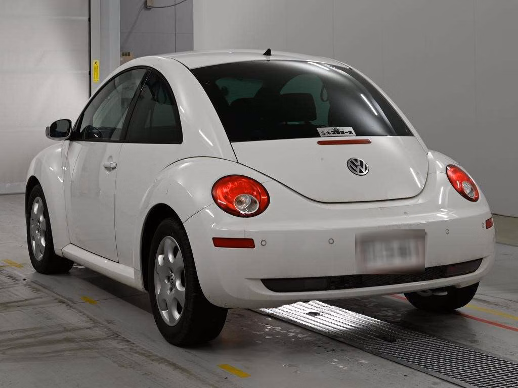 VOLKSWAGEN BEETLE