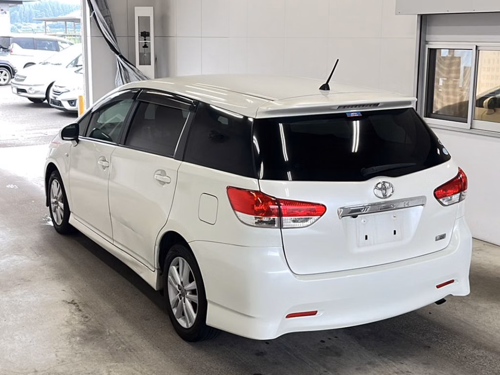 TOYOTA WISH