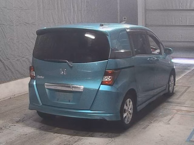 HONDA FREED SPIKE