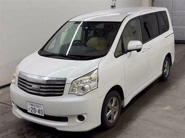 TOYOTA NOAH