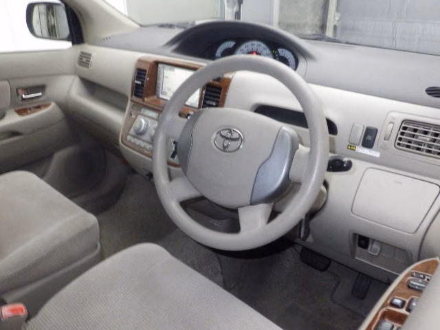 TOYOTA RAUM