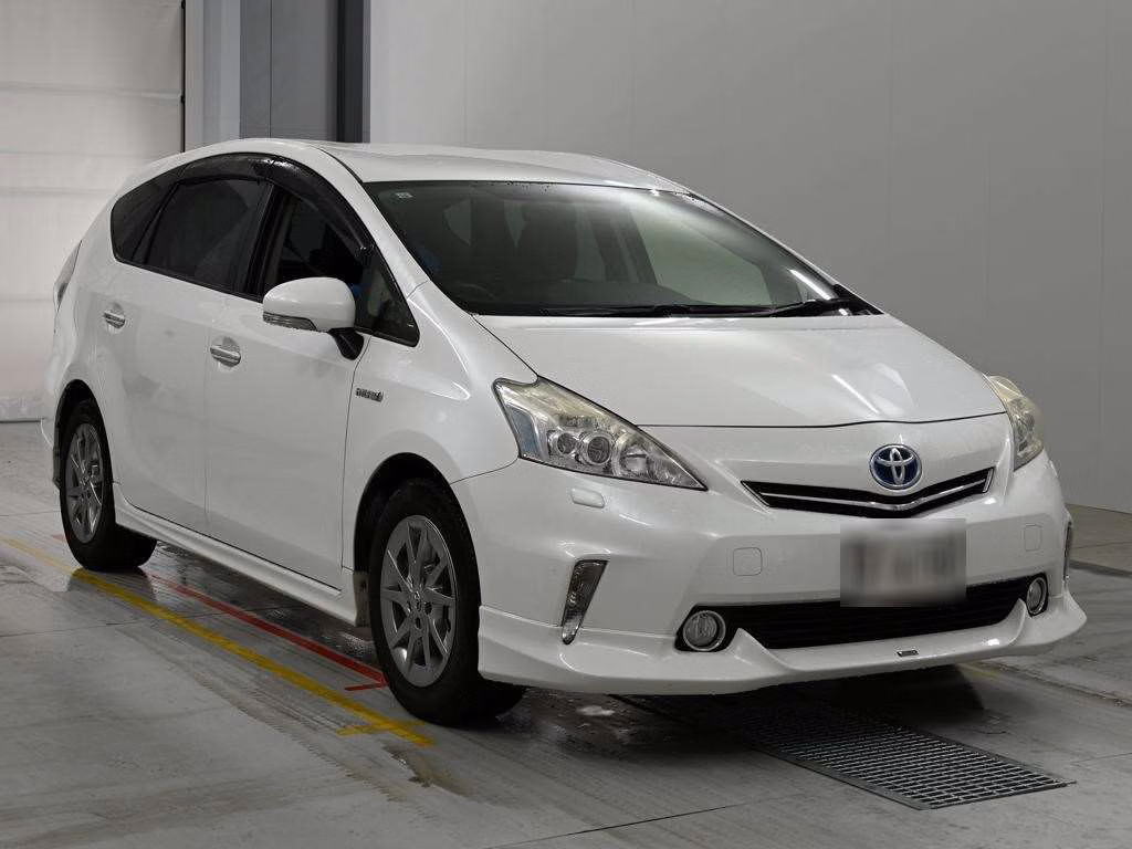 TOYOTA PRIUS ALPHA