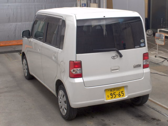 DAIHATSU MOVE CONTE