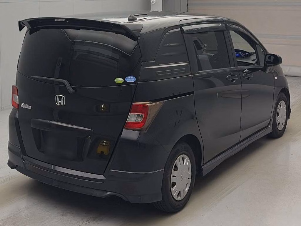 HONDA FREED SPIKE