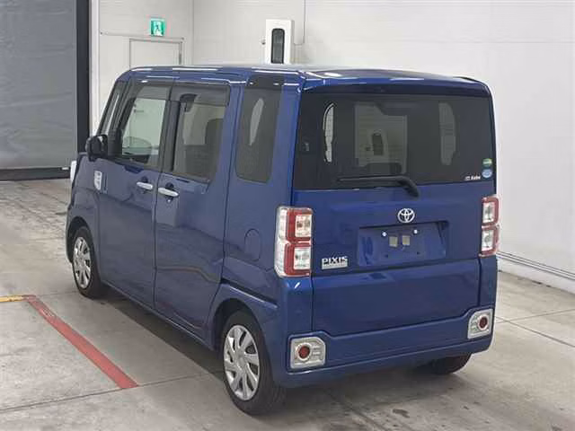 TOYOTA PIXIS MEGA