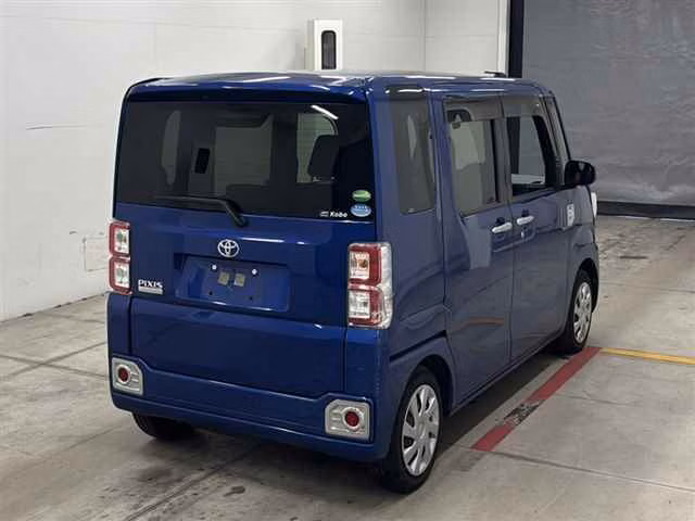 TOYOTA PIXIS MEGA