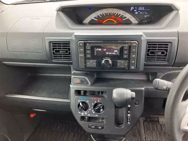 TOYOTA PIXIS MEGA
