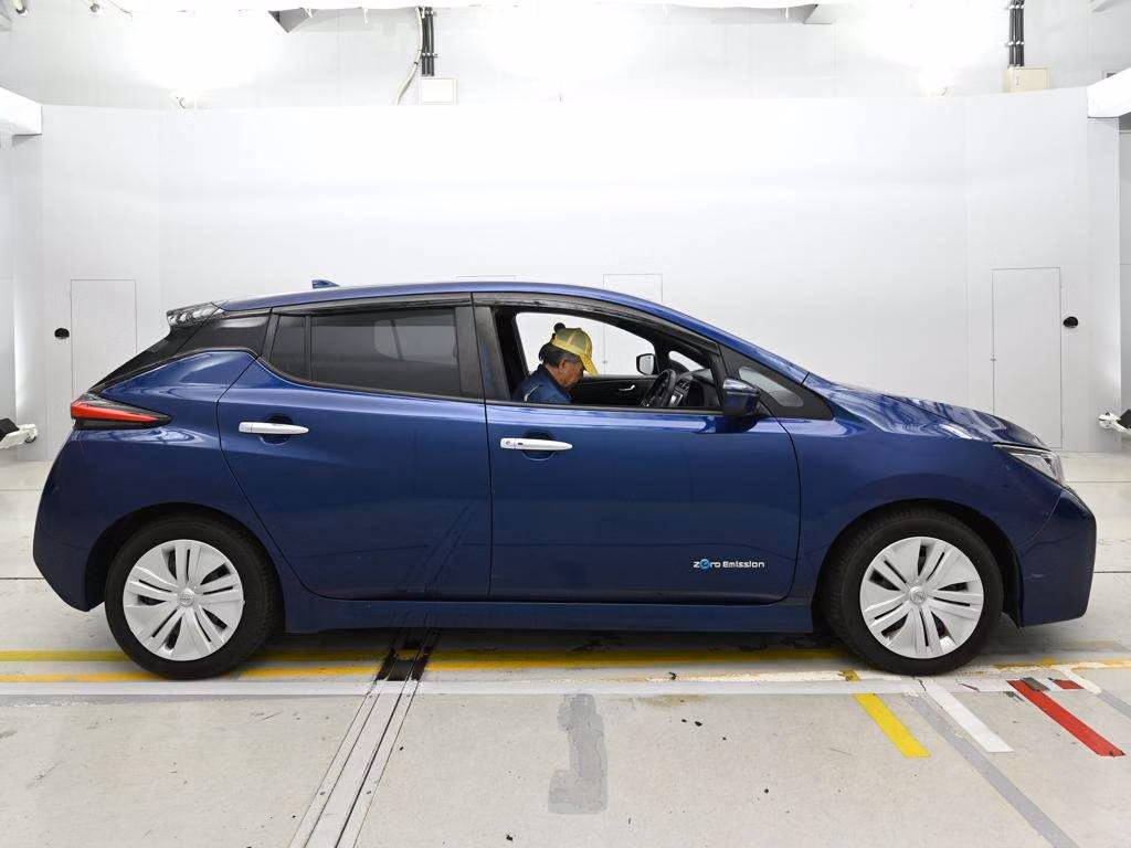 NISSAN LEAF