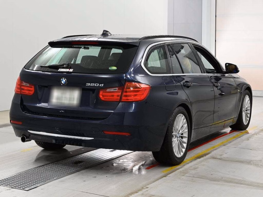 BMW 3-SERIES
