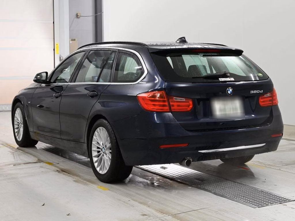 BMW 3-SERIES