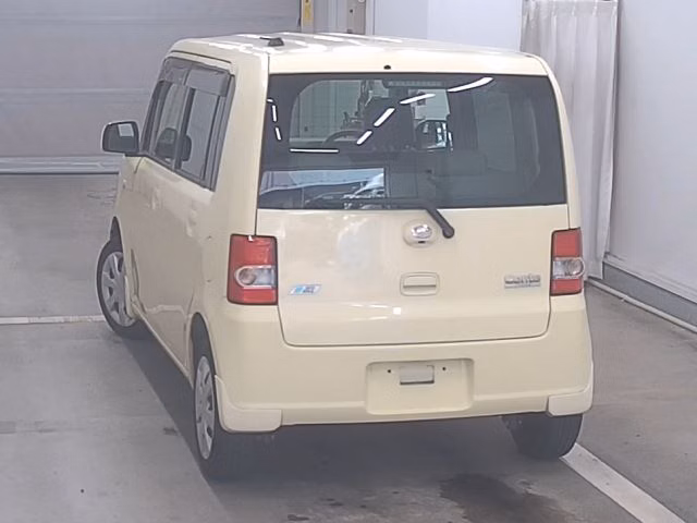 DAIHATSU MOVE CONTE