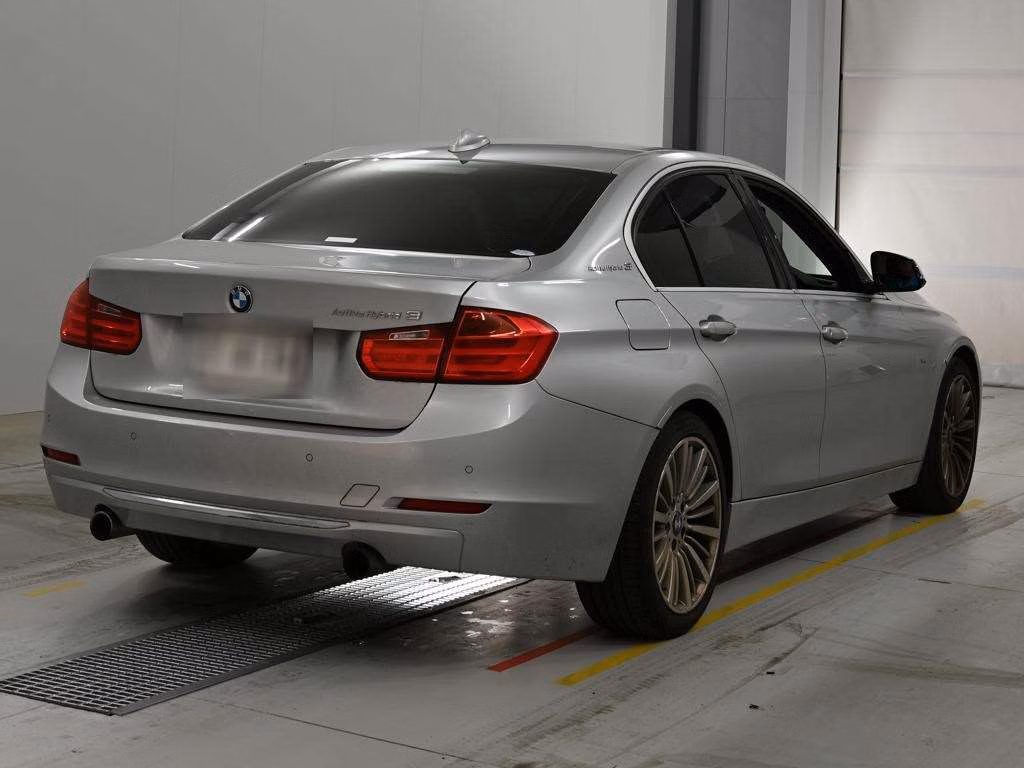 BMW 3-SERIES