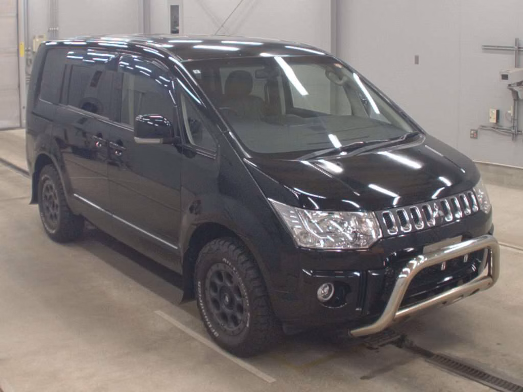 MITSUBISHI DELICA D:5