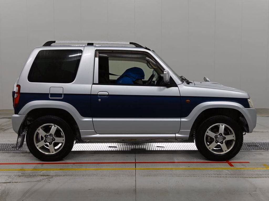 MITSUBISHI PAJERO MINI