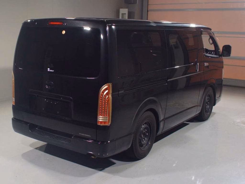 TOYOTA REGIUS ACE