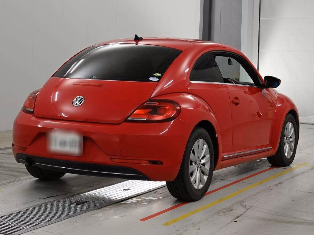 VOLKSWAGEN BEETLE