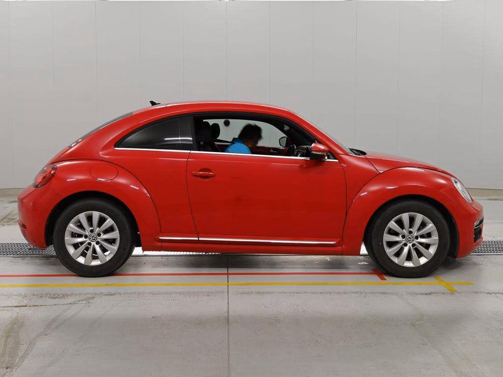 VOLKSWAGEN BEETLE