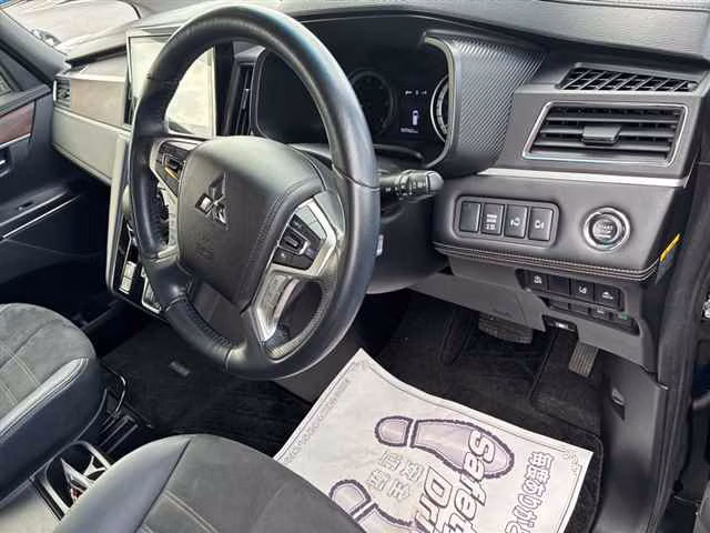 MITSUBISHI DELICA D:5