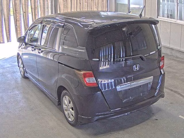 HONDA FREED SPIKE