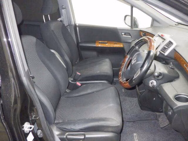 HONDA FREED SPIKE