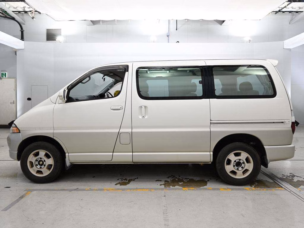 TOYOTA GRANVIA
