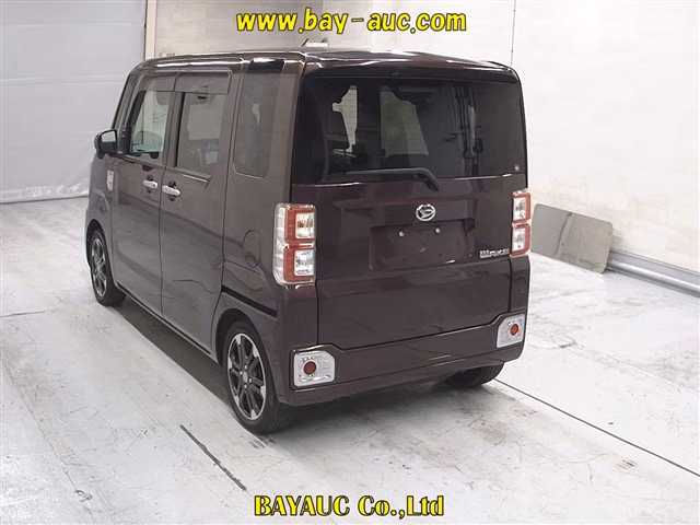 DAIHATSU WAKE