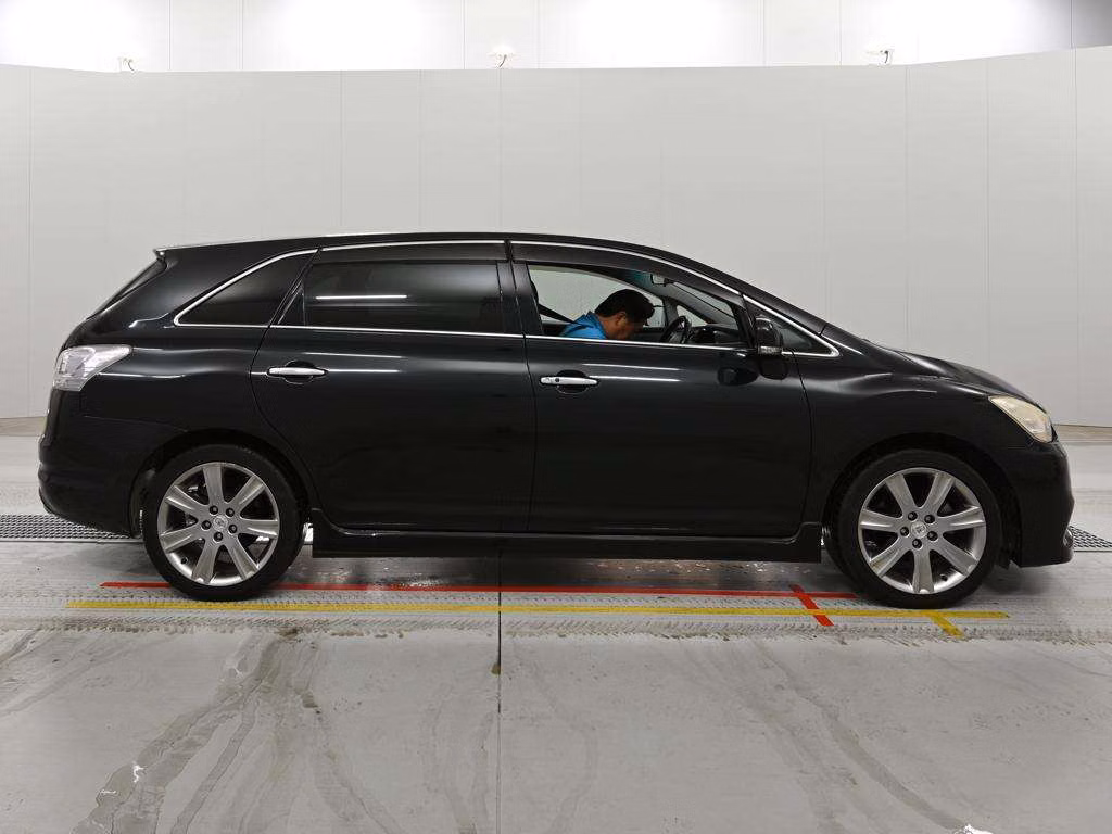 TOYOTA MARK X ZIO