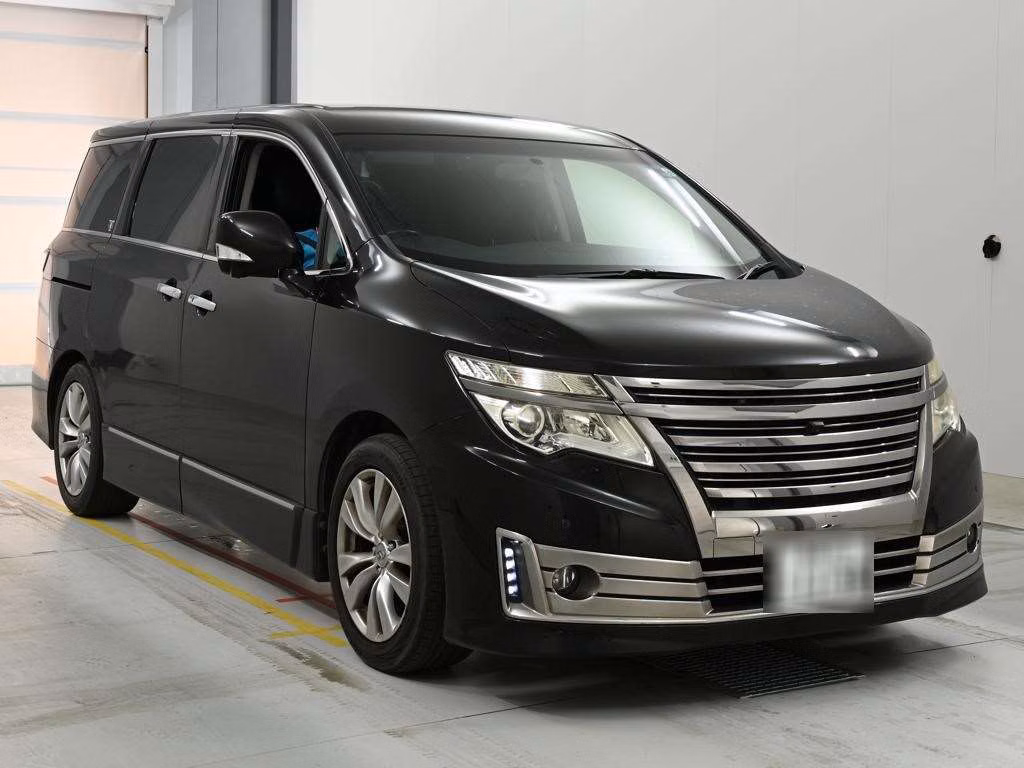 NISSAN ELGRAND