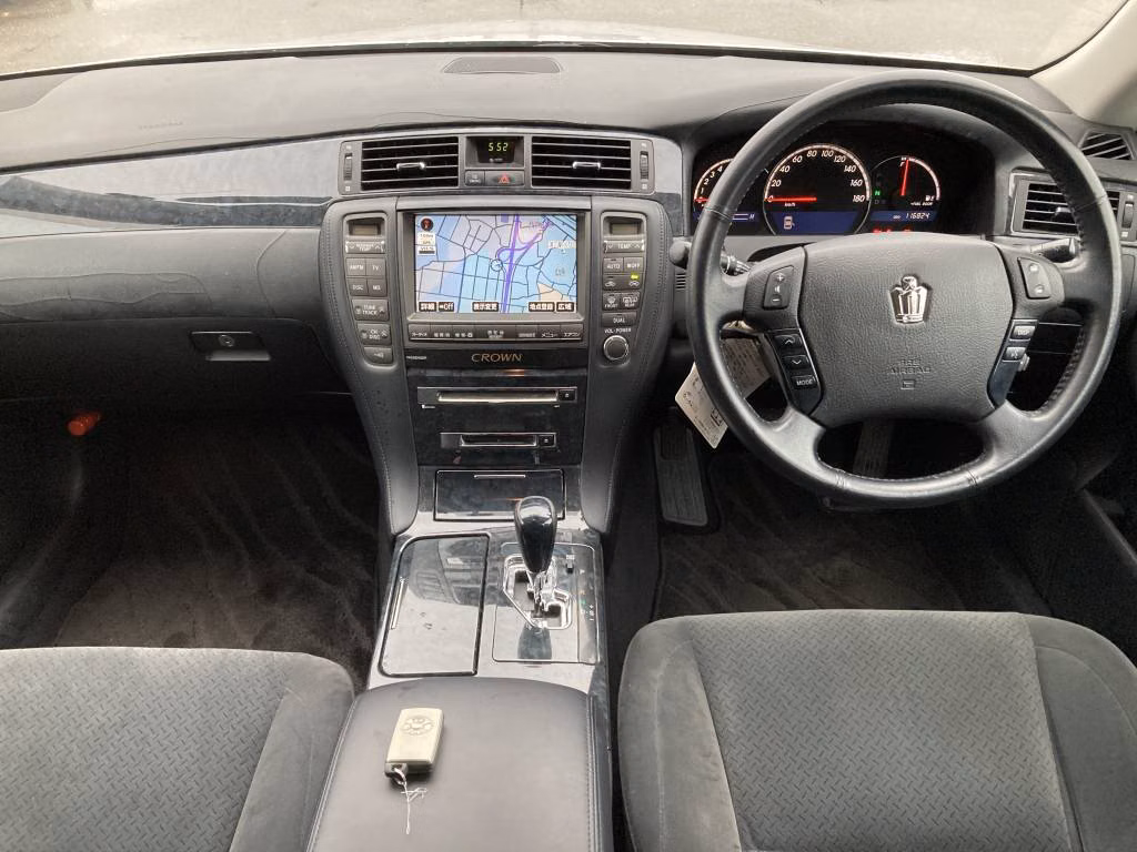 TOYOTA CROWN