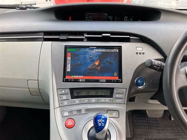 TOYOTA PRIUS