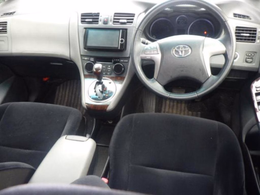 TOYOTA MARK X ZIO