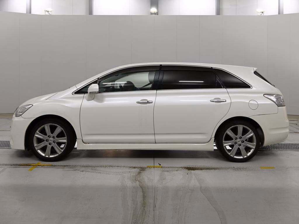 TOYOTA MARK X ZIO