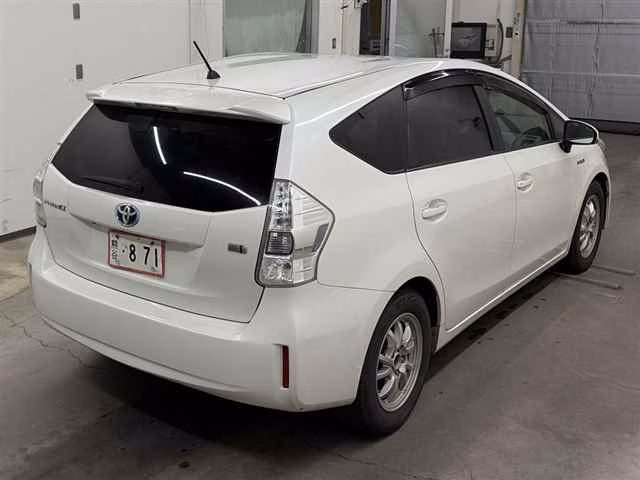 TOYOTA PRIUS ALPHA