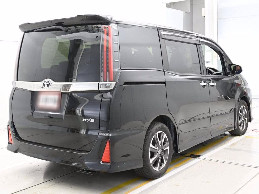 TOYOTA NOAH